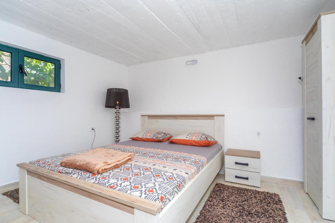 Apartman Sara บาร์ ภายนอก รูปภาพ