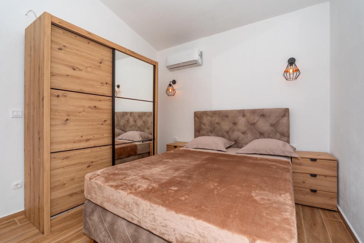 Apartman Sara บาร์ ภายนอก รูปภาพ