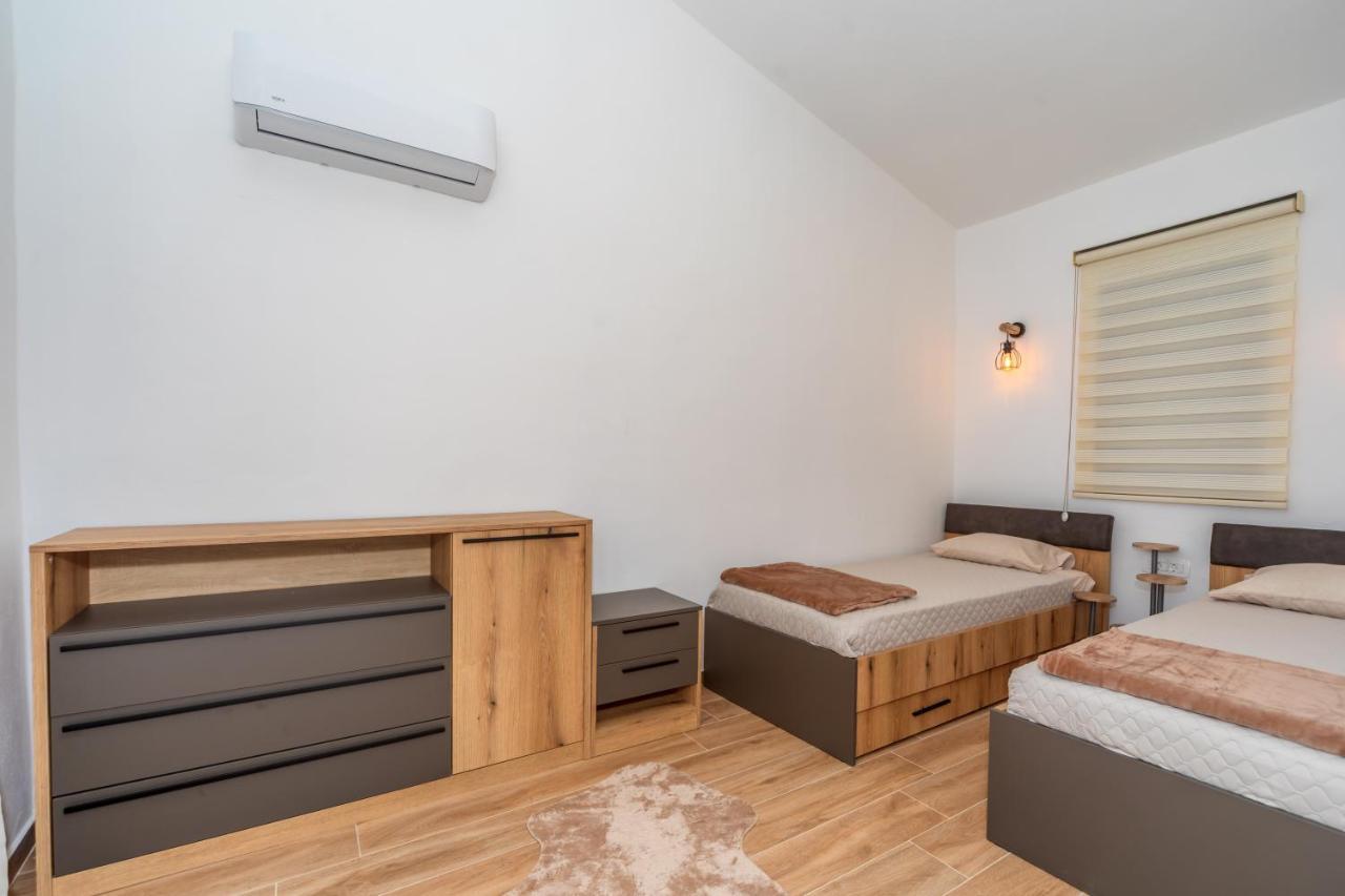 Apartman Sara บาร์ ภายนอก รูปภาพ