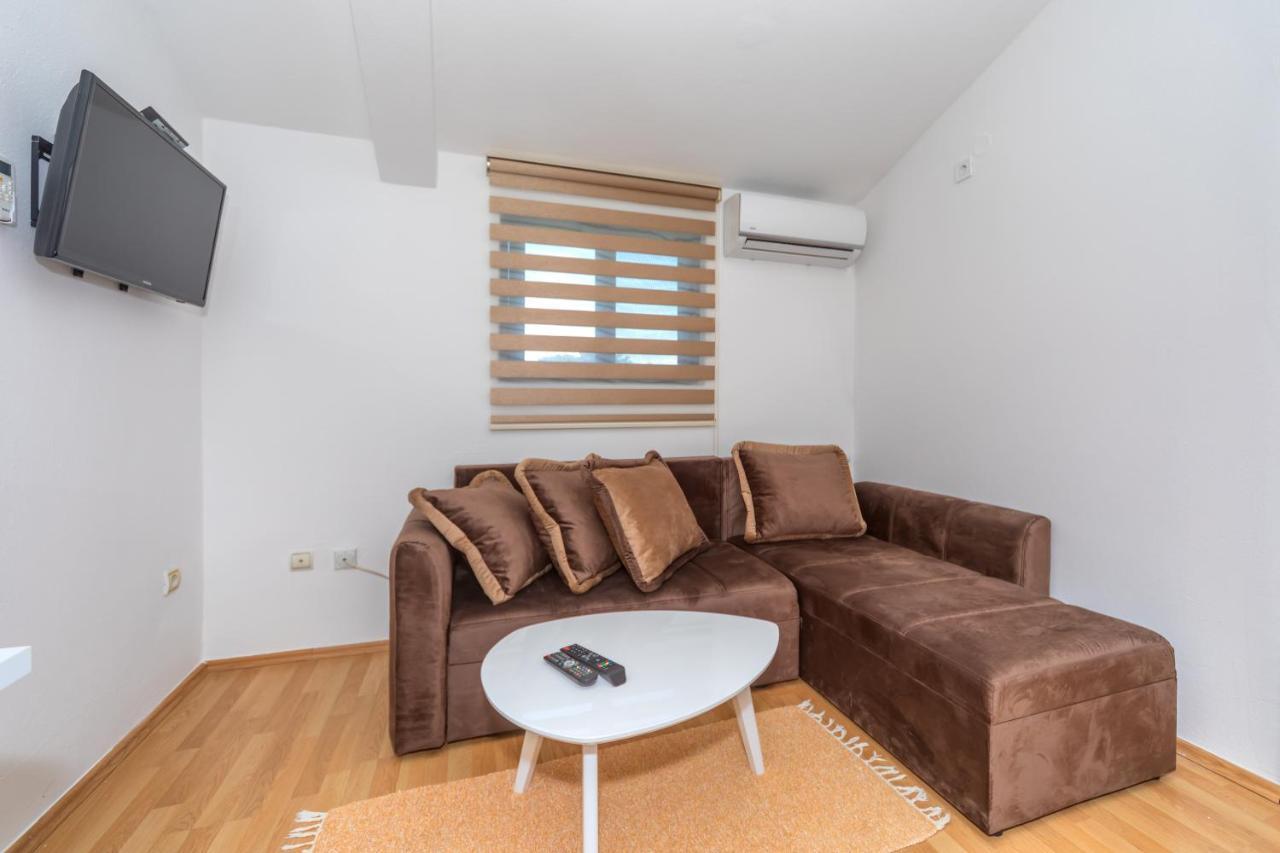 Apartman Sara บาร์ ภายนอก รูปภาพ