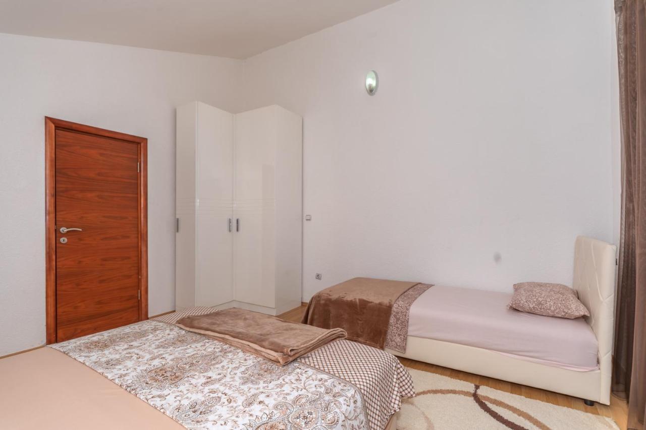 Apartman Sara บาร์ ภายนอก รูปภาพ