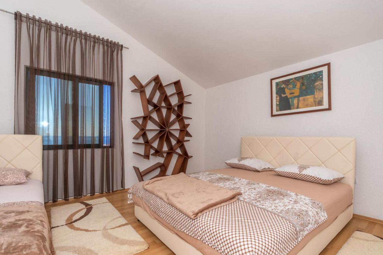 Apartman Sara บาร์ ภายนอก รูปภาพ