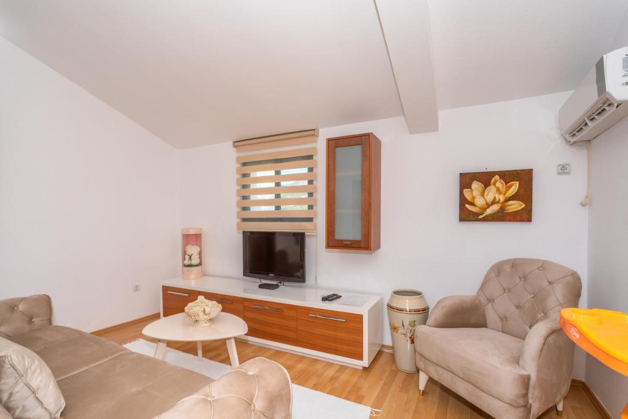 Apartman Sara บาร์ ภายนอก รูปภาพ