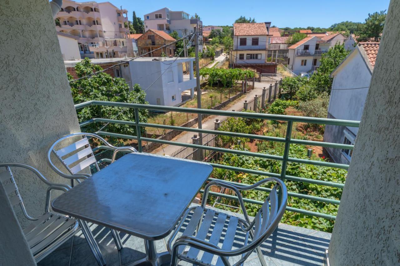 Apartman Sara บาร์ ภายนอก รูปภาพ