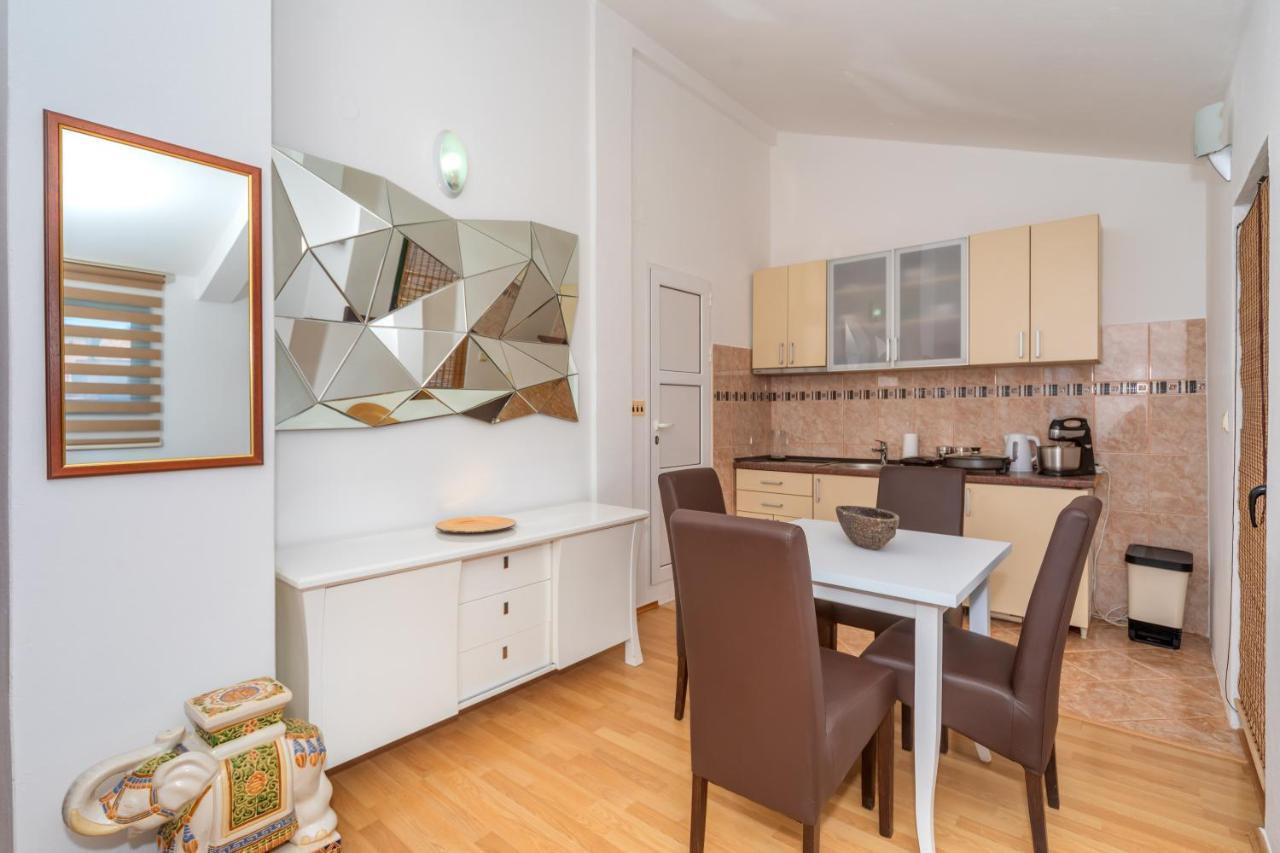 Apartman Sara บาร์ ภายนอก รูปภาพ