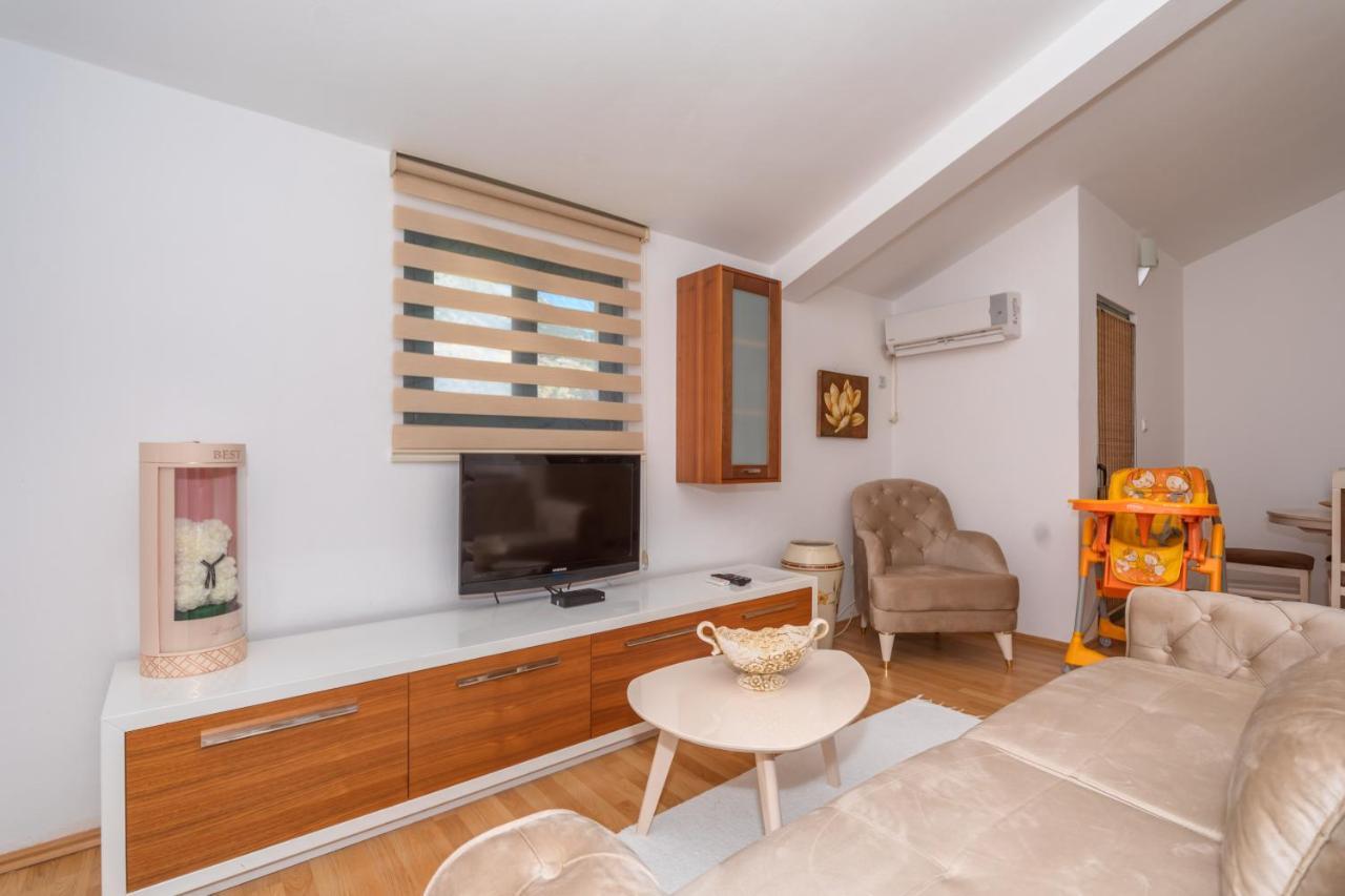 Apartman Sara บาร์ ภายนอก รูปภาพ