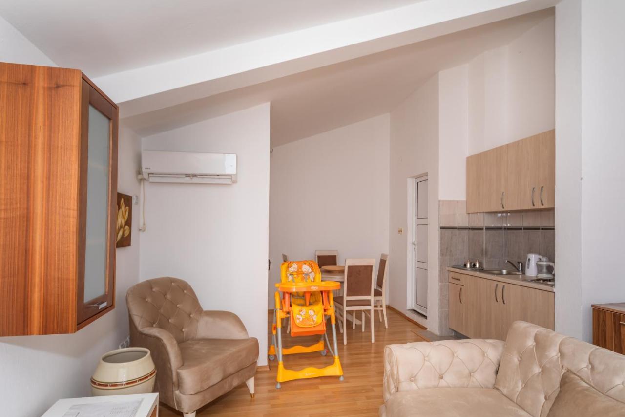 Apartman Sara บาร์ ภายนอก รูปภาพ