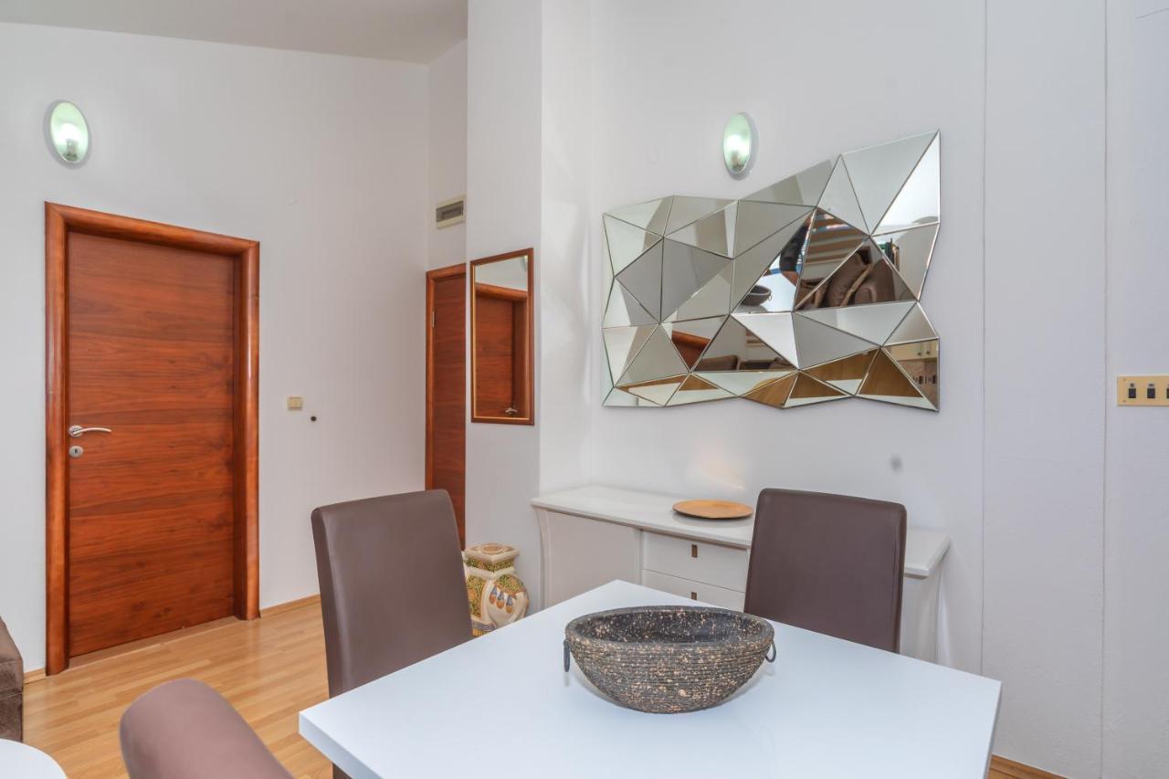 Apartman Sara บาร์ ภายนอก รูปภาพ