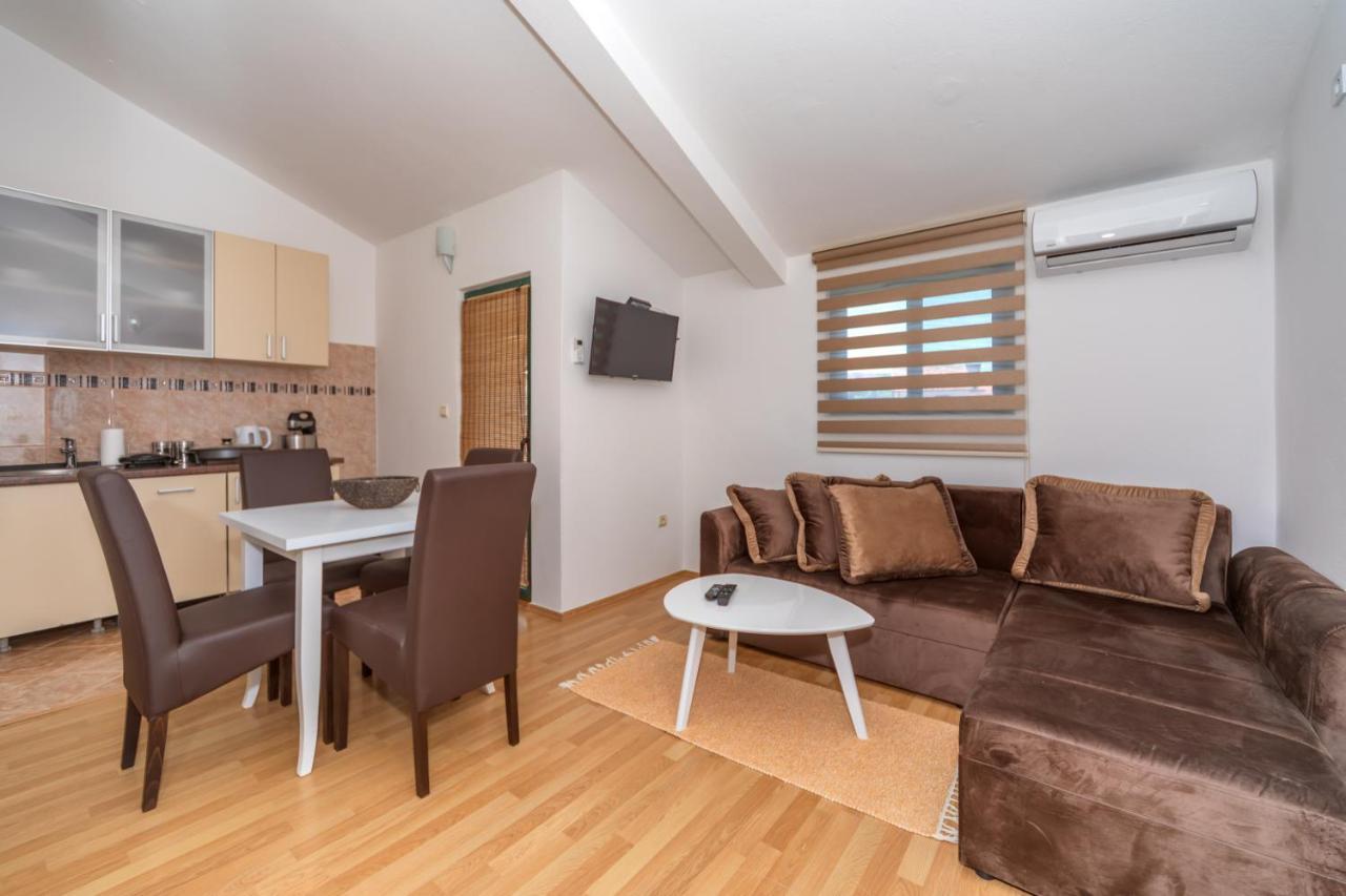 Apartman Sara บาร์ ภายนอก รูปภาพ
